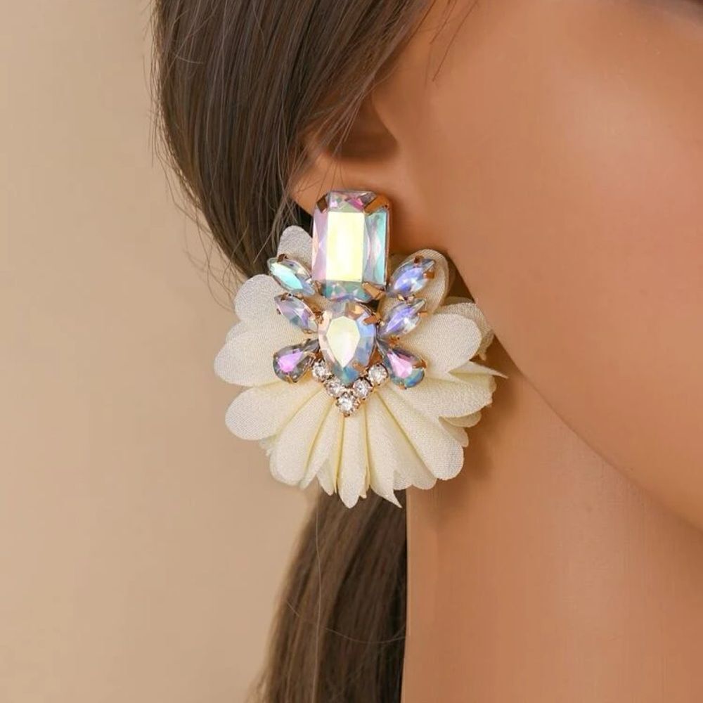 Flower statement earrings N281